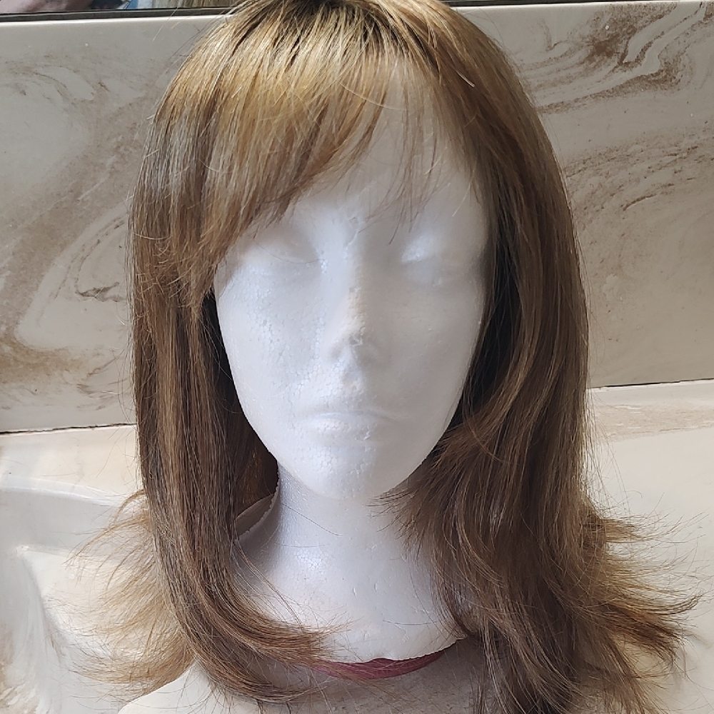 Golden Blond & Brown Layered Women's Wig with Bangs - Unbranded